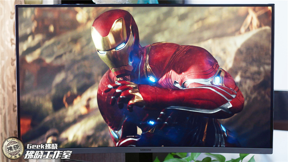 三星屏幕为什么这么强,三星显示器曲面屏和直面屏哪个好