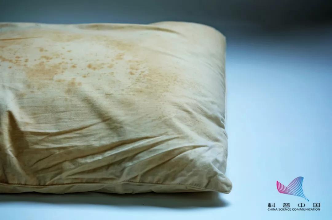 吃小龙虾时为啥要戴手套,吃小龙虾一次性手套为什么会漏油