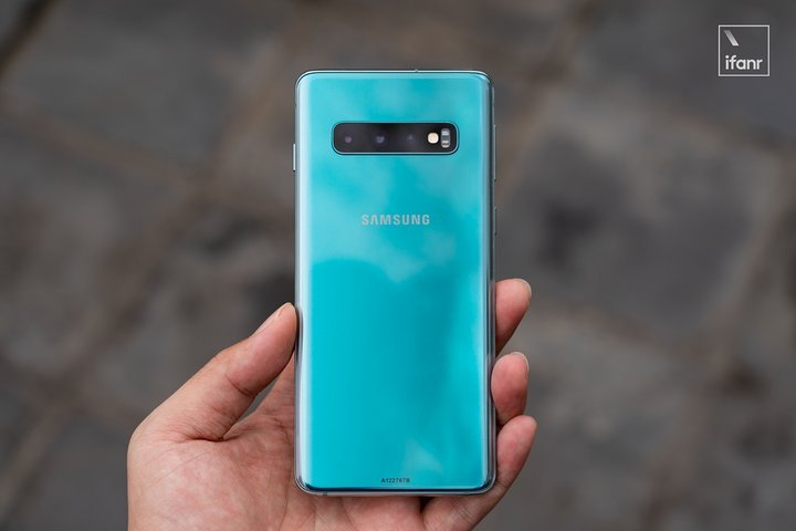galaxys10屏幕效果,s10手机的屏幕材质是三星amoled