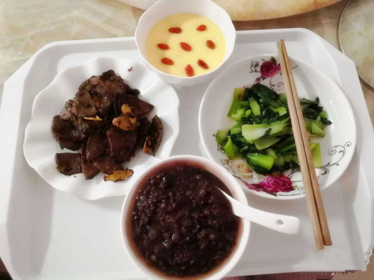 家有母婴住家月嫂,月嫂带宝日常虽然很累但是很开心