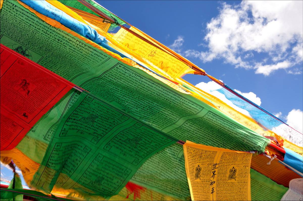 藏区的经幡,藏西秘境藏文