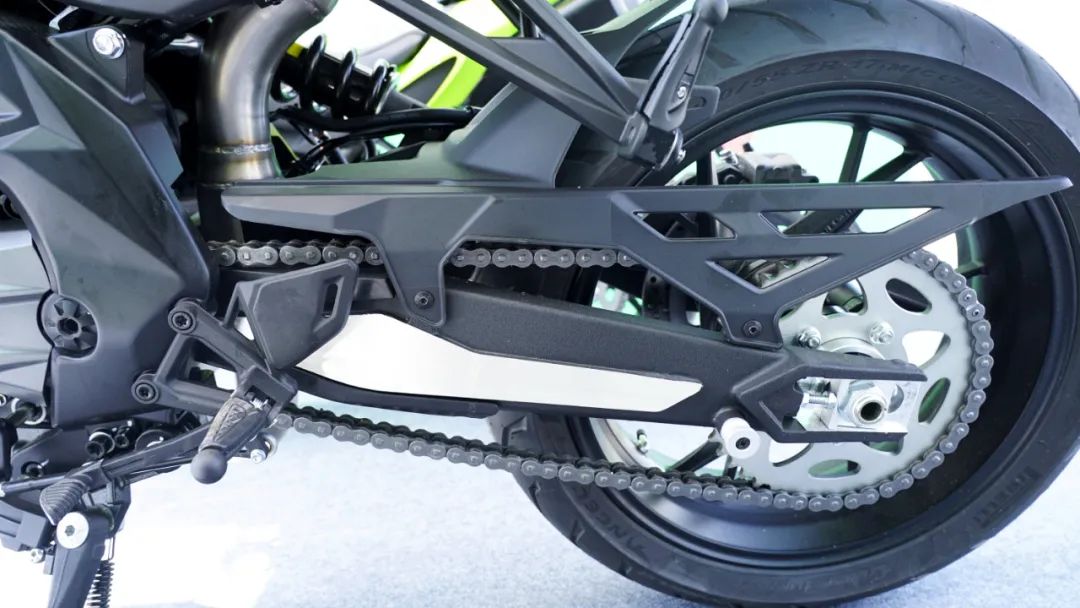 贝纳利tornado302跟飓风302r,新款贝纳利302r5秒破百