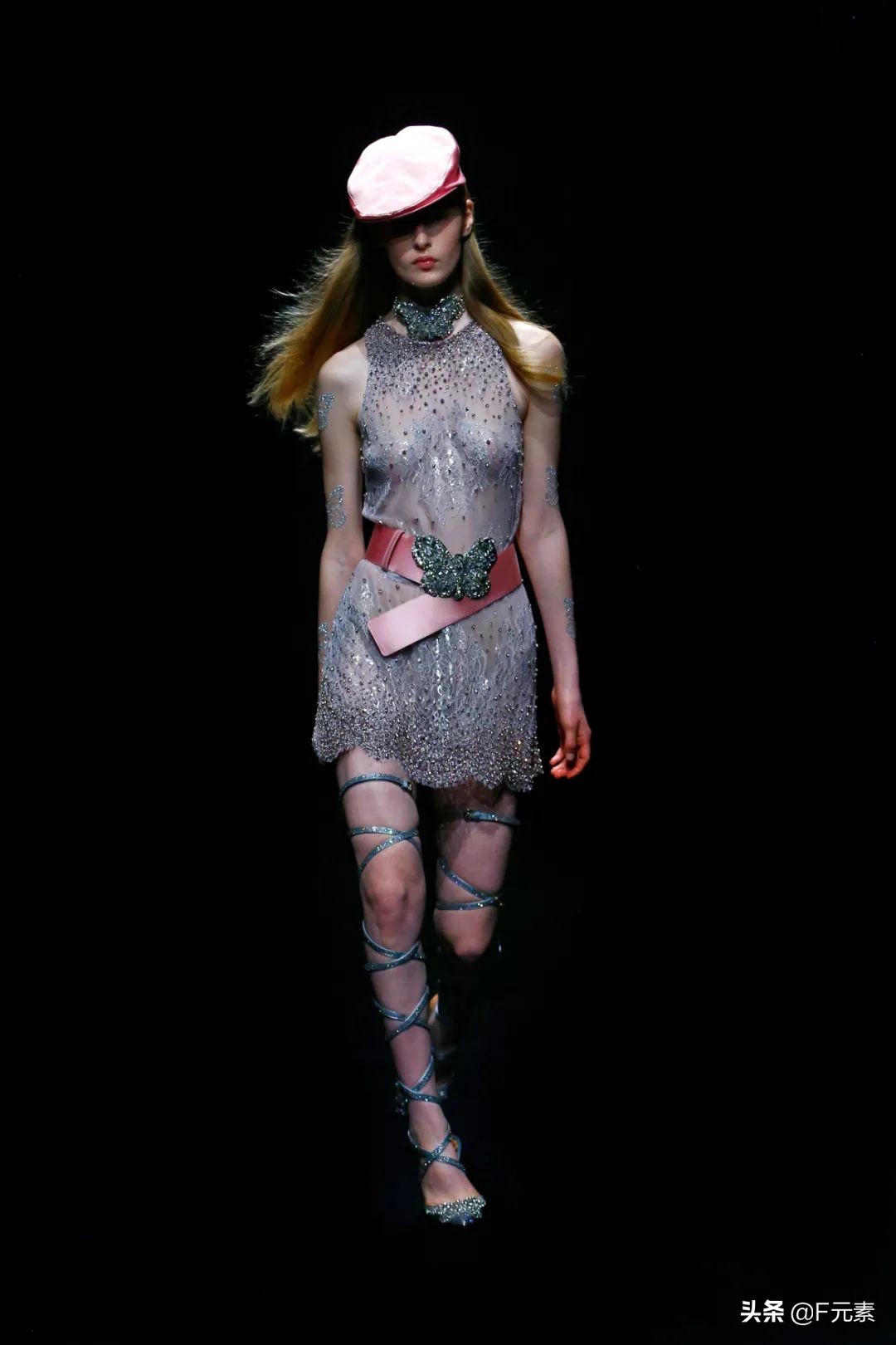 blumarine秋冬系列时装秀,blumarine2022米兰时装