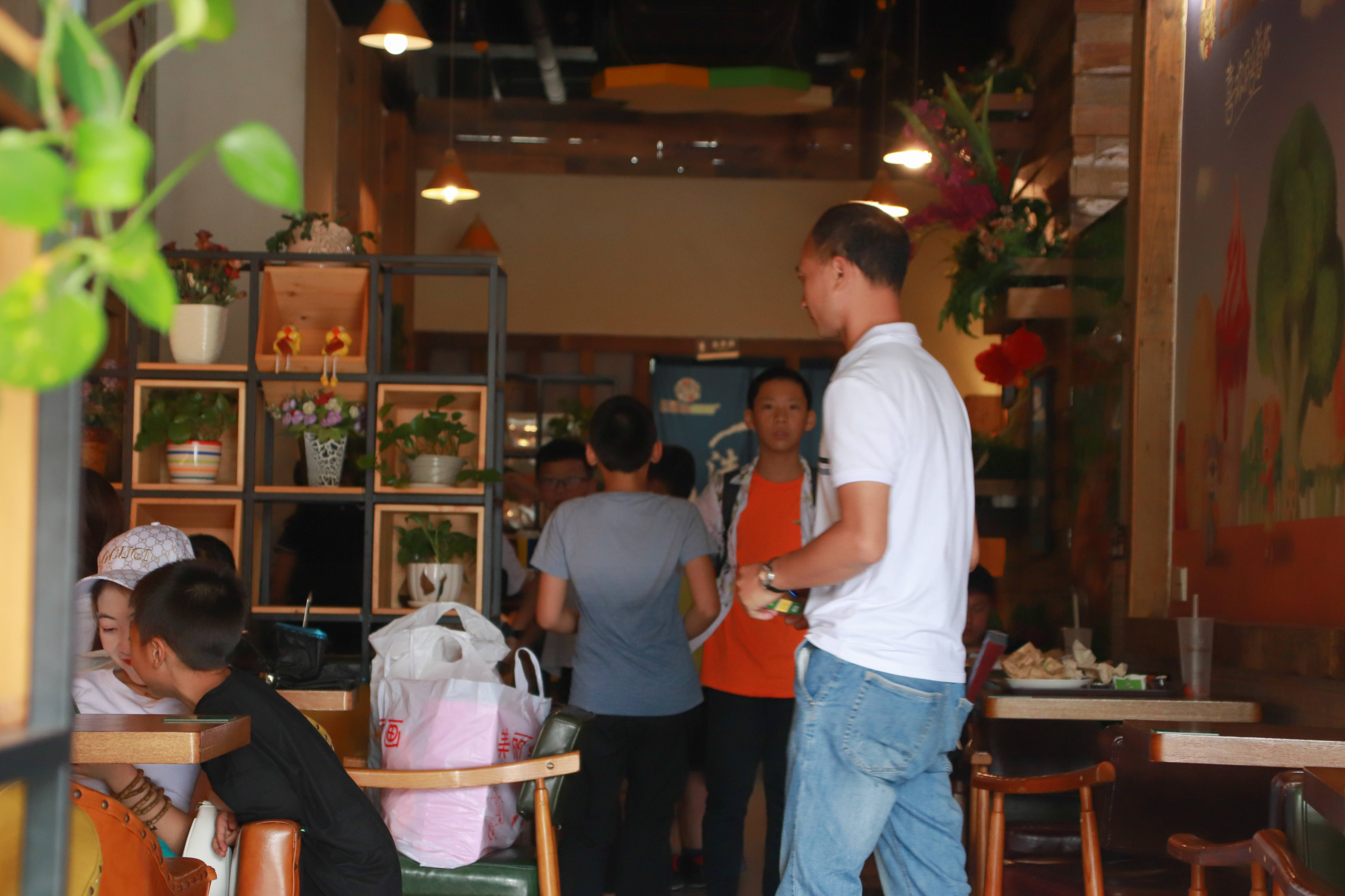 西式快餐行业如何做才会火,西式快餐行业怎么样