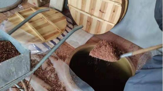 木小型酿酒设备蒸酒全过程,蒸汽酿酒与直烧酿酒设备