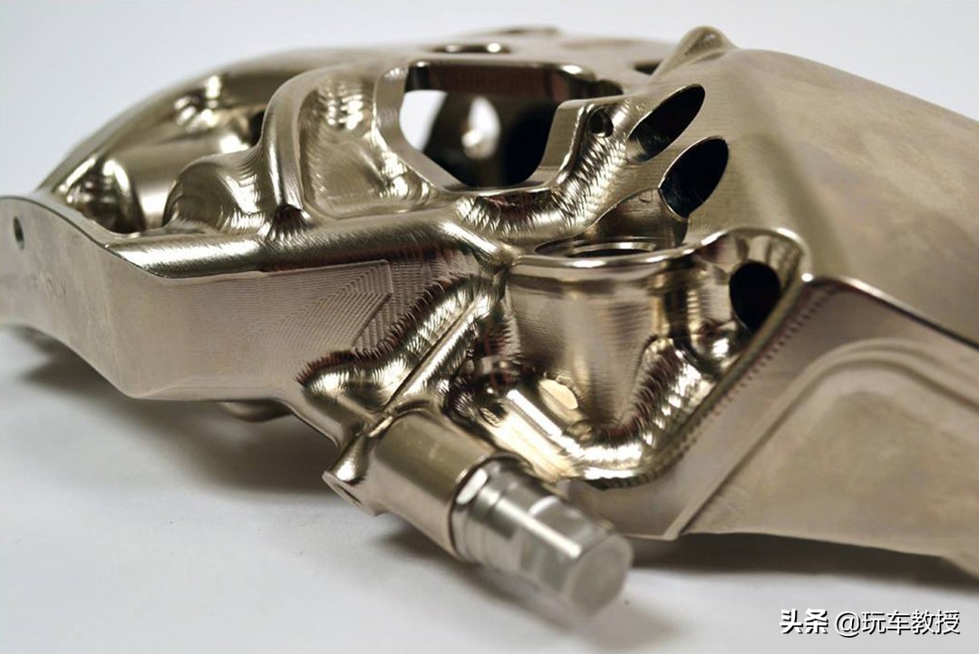 F1钛合金刹车,售价20万?