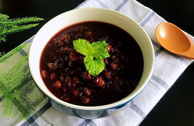 手脚冰冷、脸色蜡黄，该养气血了