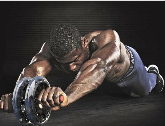 腹肌轮能不能练出腹肌,腹肌轮真的能练出腹肌吗