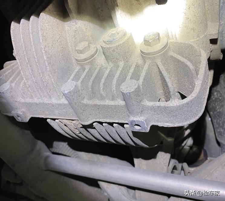 保时捷帕拉梅拉多少万公里出售,花300万买保时捷帕拉梅拉值吗