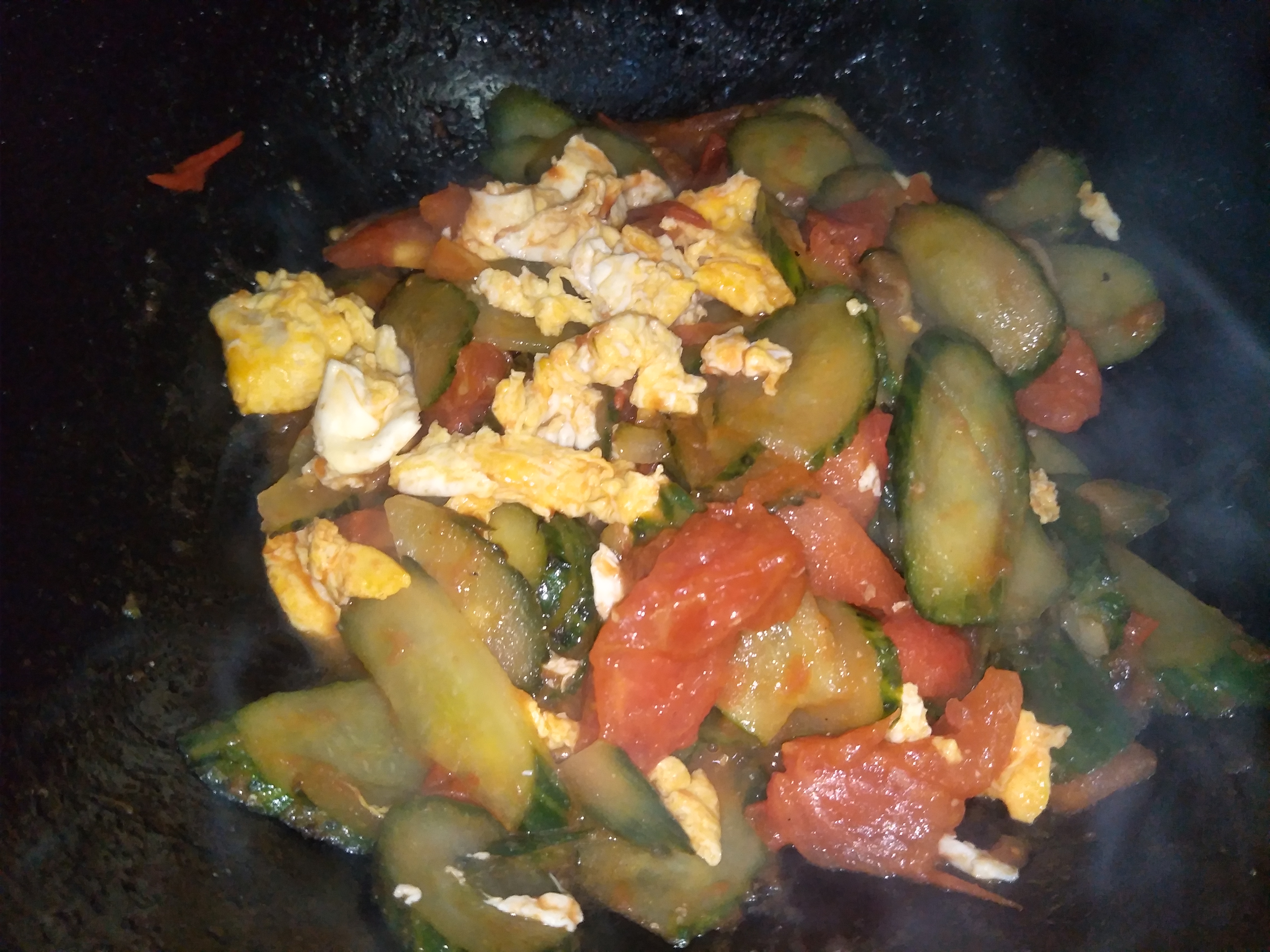 西红柿炒鸡蛋炒黄瓜的做法大全,西红柿炒黄瓜是怎么切