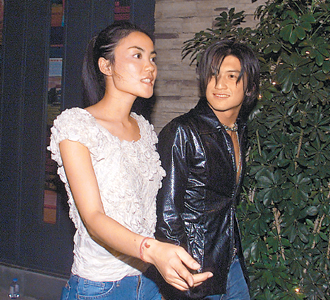 王菲谢霆锋高调秀恩爱久违的同框,曝王菲谢霆锋现状