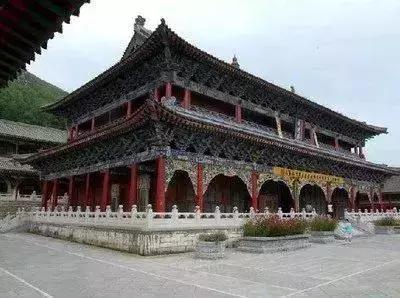 五台山文殊菩萨属于哪个宗,朝拜五台山文殊菩萨必须去的禅寺