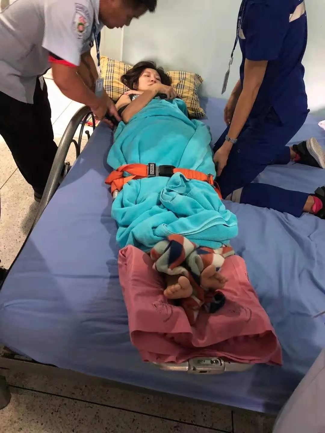 “浑身能断的都断了”,对话在泰国被丈夫推下悬崖的王暖暖:他原本可以拿到比杀我继承遗产更多的钱