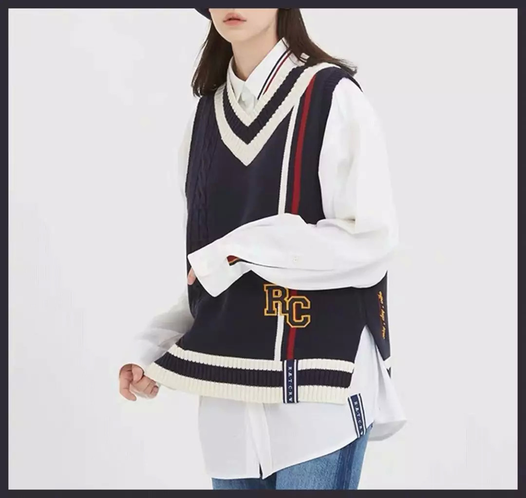 周冬雨刘雯同款毛衣,大表姐刘雯同款绿色开衫毛衣