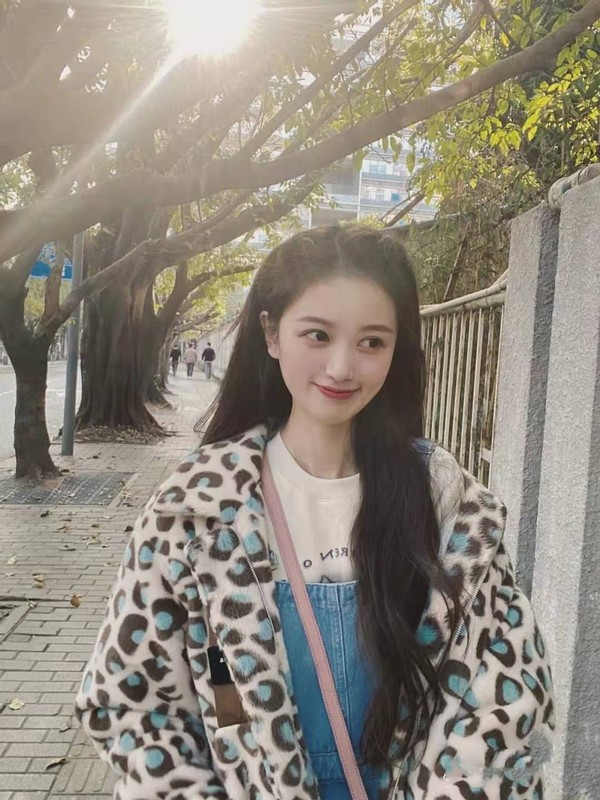 雅诗兰黛干性皮肤眼霜,雅诗兰黛抗蓝光眼霜好用不