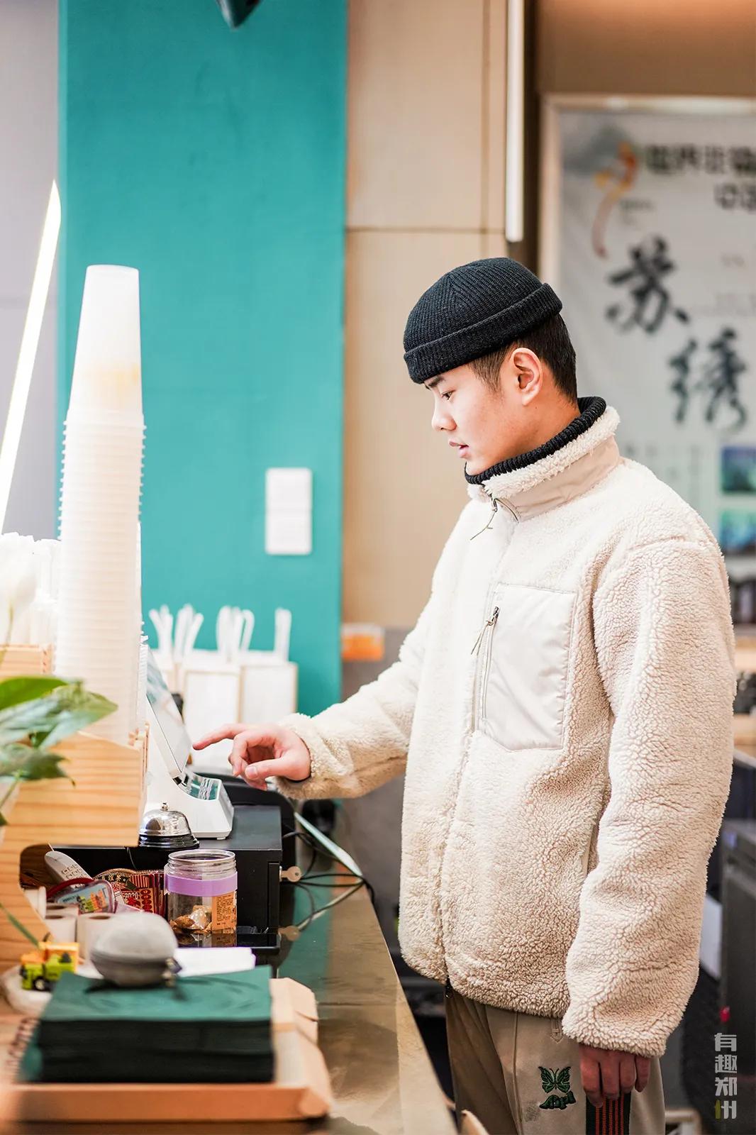 逛陈砦花卉,逛完街来杯温暖的奶茶