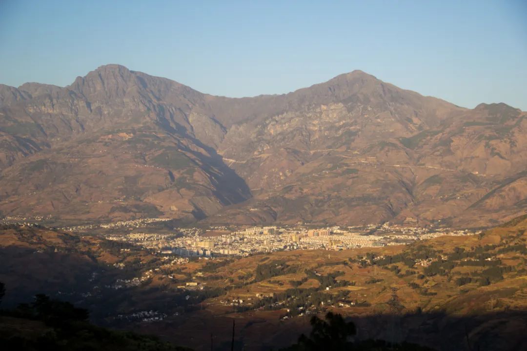 东川红土地在哪里观赏最好,昆明东川红土地攻略