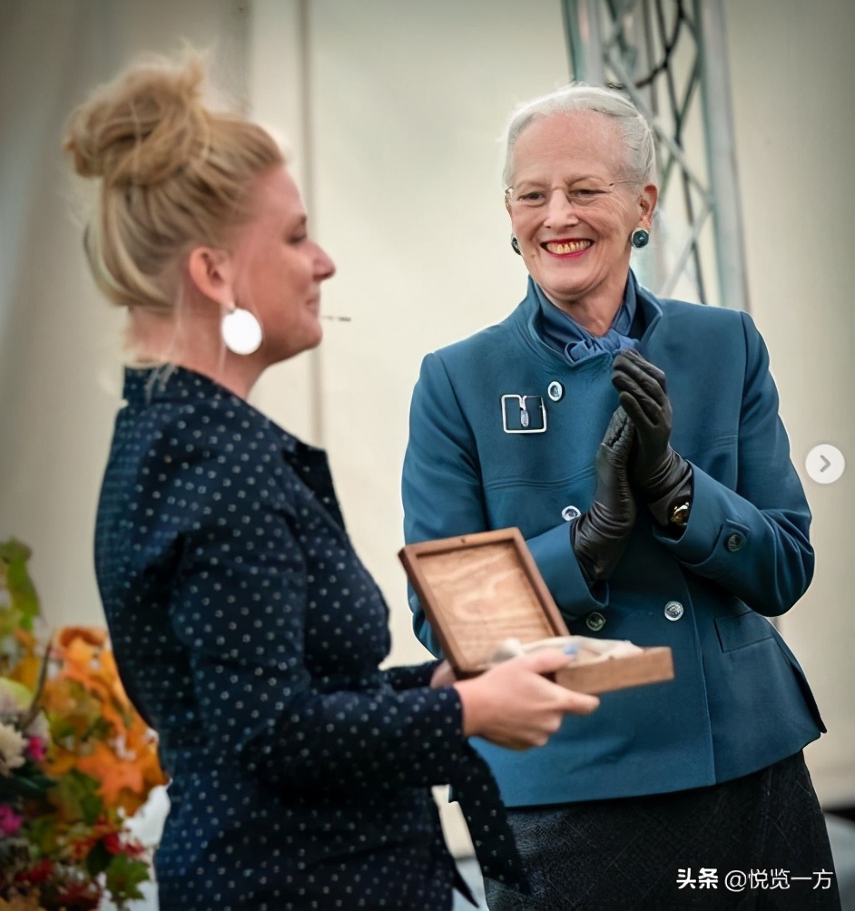 丹麦玛丽王妃穿搭图,丹麦玛格丽特女王穿搭