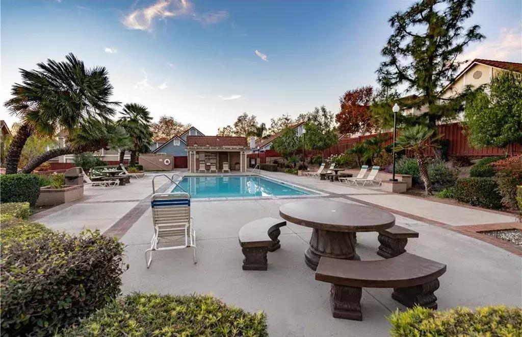 41万刀起库卡蒙格性价比别墅!小孩才选择,超市和优质学区我都要!