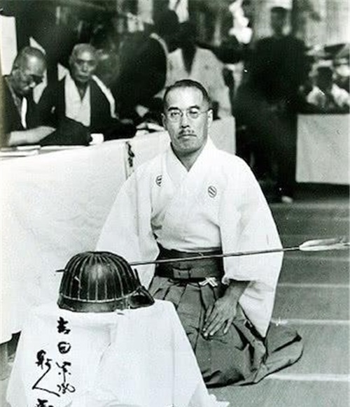 日本长弓的威力,1000磅的弓威力有多大