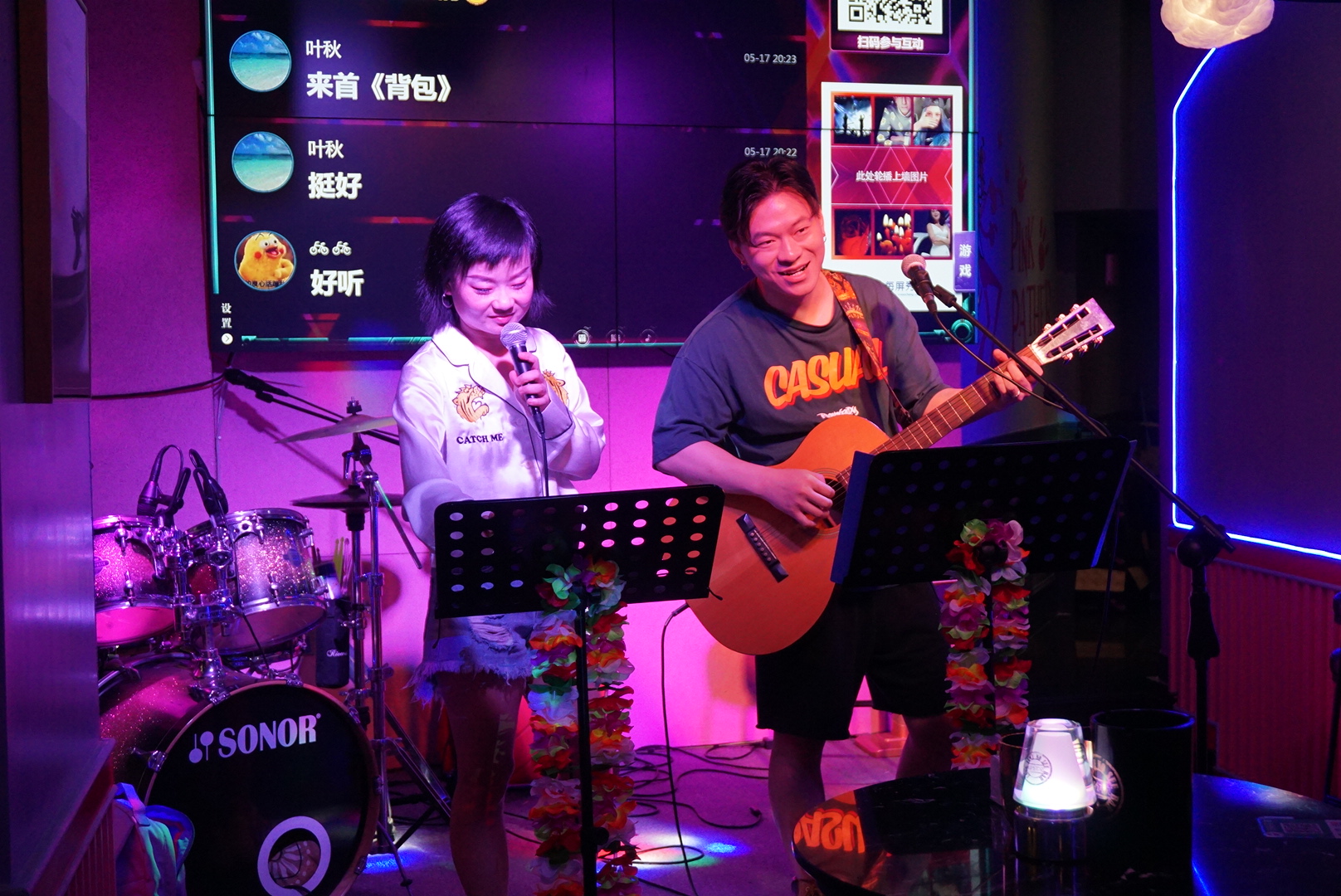 粉色羽毛、星空灯、透明泡泡，没错，一起来好久不见约听歌啊