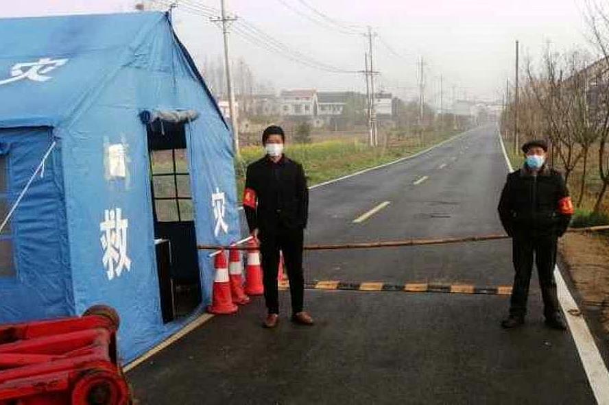 抗疫在一线的医护人员和志愿者们,抗疫在一线的医护人员