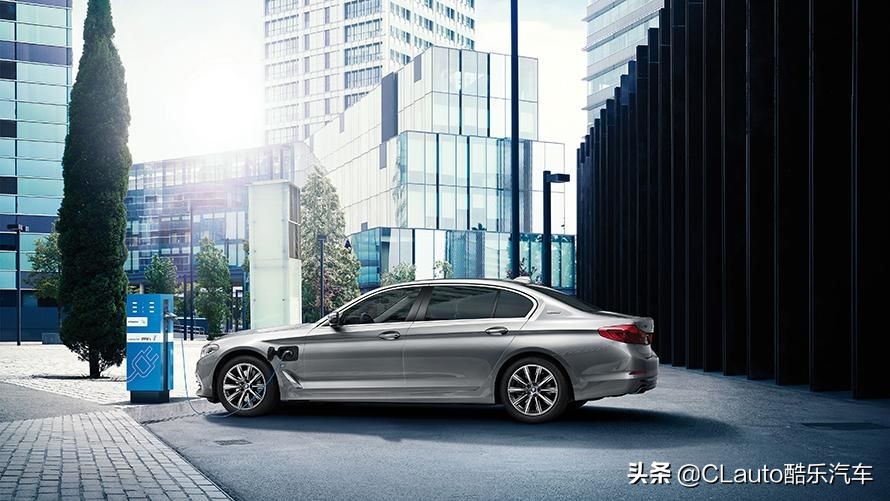 蔚来es6和宝马530le混动哪个好,宝马530le怎么看油耗