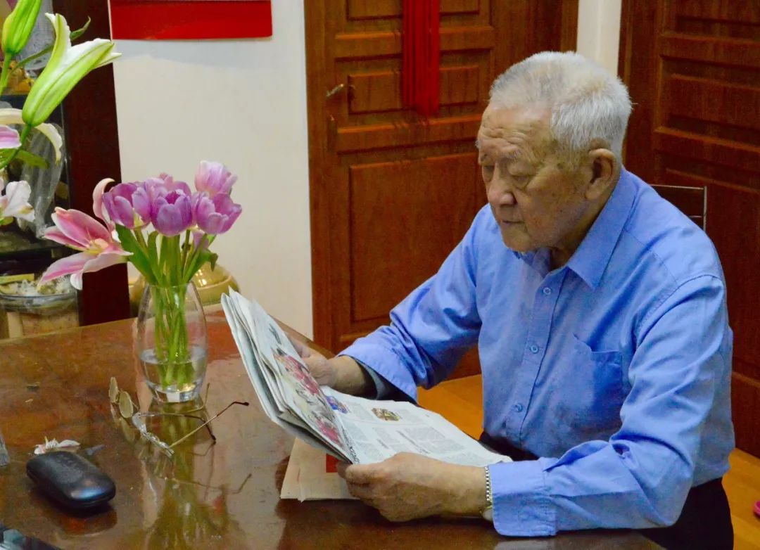 佩服,曾靠一包咸菜侦破*门惨灭**案,*加爵马**、周克华落网都多亏他……