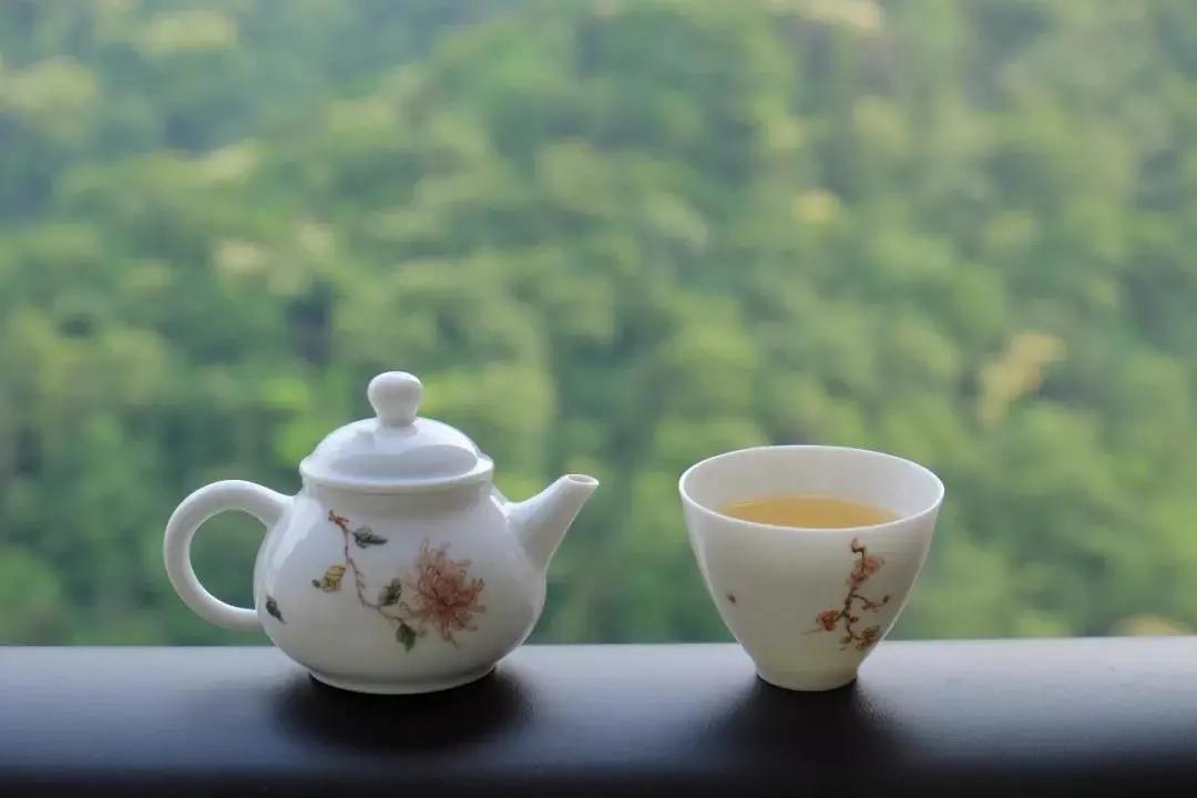 惊蛰适合喝什么茶,惊蛰季节多喝什么茶叶最好