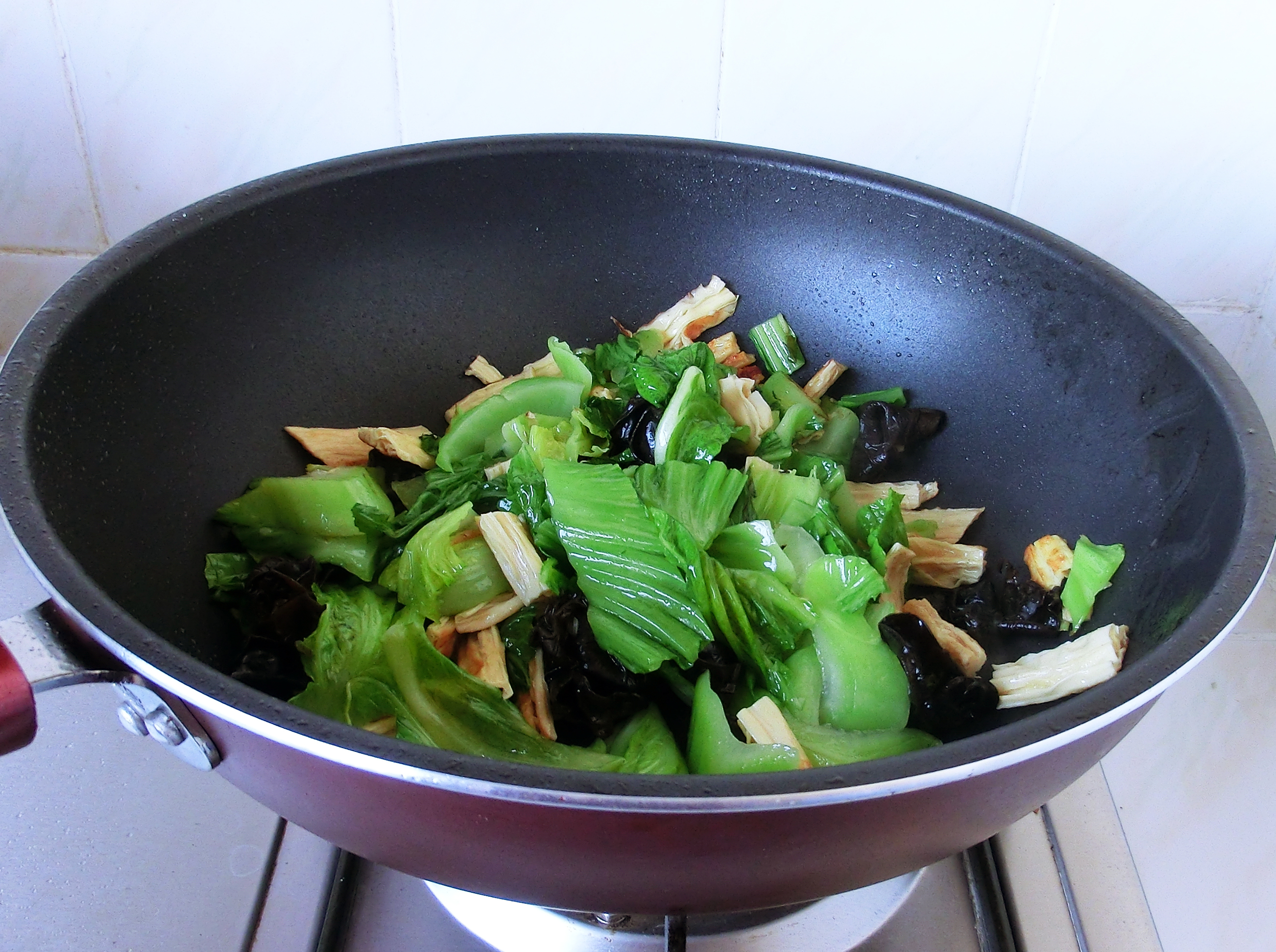 今天除夕,老话说:饮食自倍,脾胃乃伤,多吃“4个1”,保肝护胃