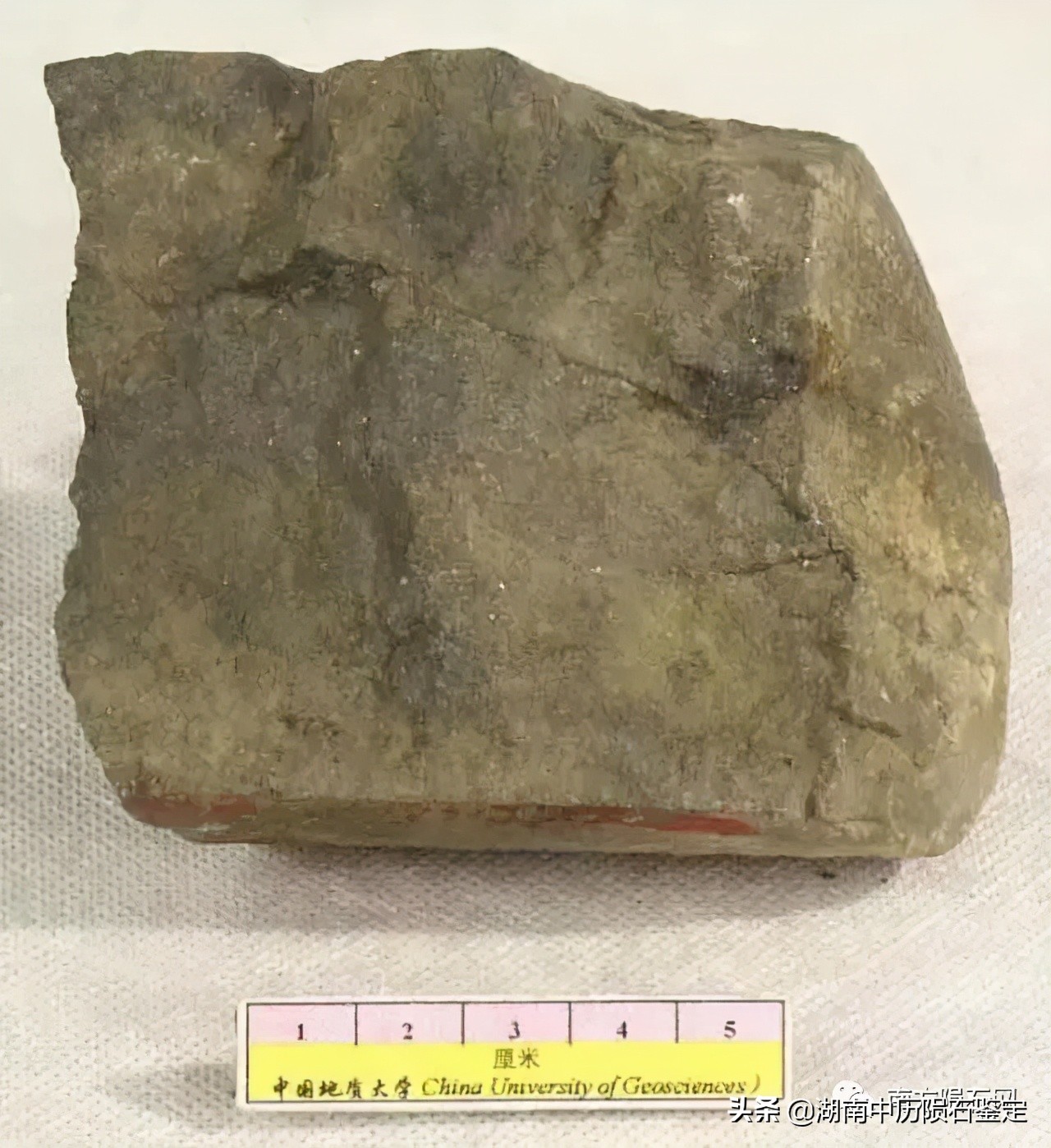 月球陨石与地球矿石的区别,月球陨石和矿石有什么区别