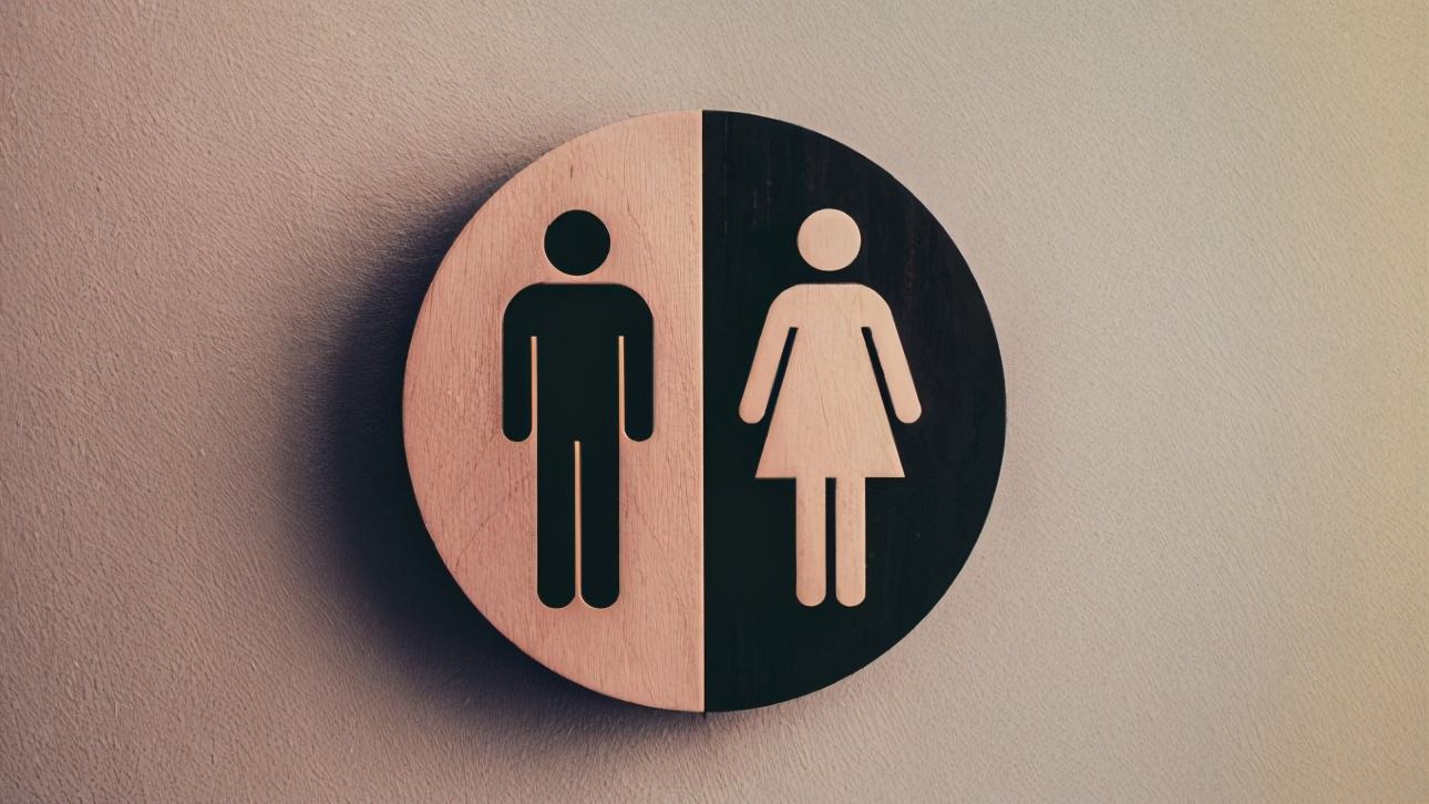 商场禁止男童进女厕所引争议,淄博淄川商场回应女厕设男童便池