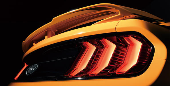 2022款科迈罗和mustang哪个好,野马mustang和科迈罗哪个更适合