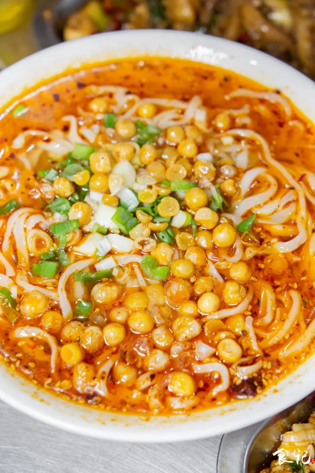 藏在襄阳定中街的铁板海鲜烧烤，不声不响的就火了23年....