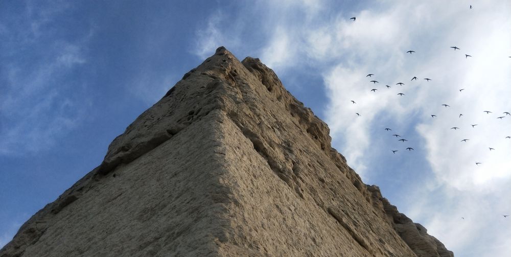 塞上长城绝高漠金戈犹响无定河