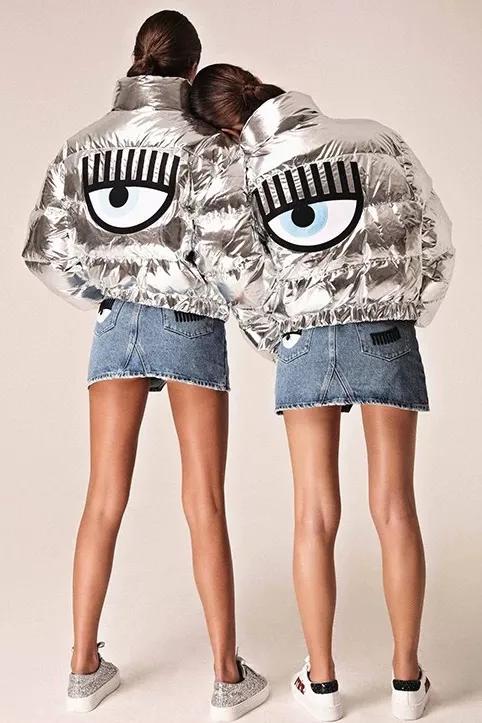 早春羽绒服穿搭又暖又时髦,轻薄羽绒服早春款