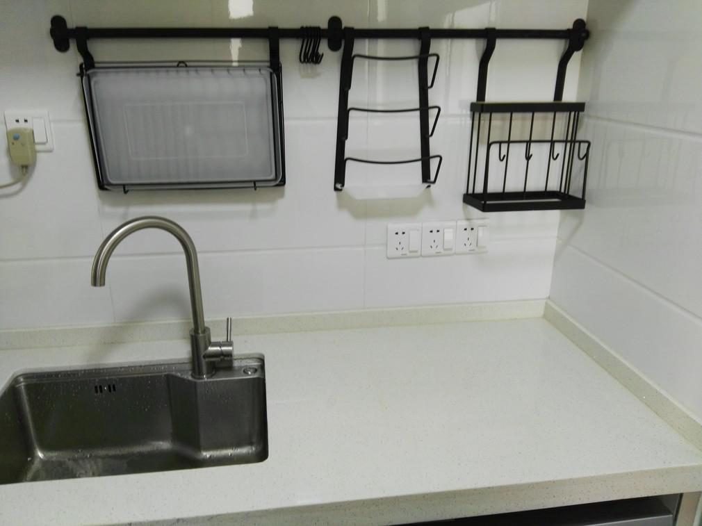 做厨房台面如何选到真的石英石,如何鉴定石英石台面的好坏