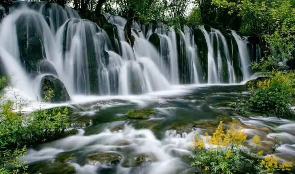 九寨更迷人,神奇的九寨景色迷人惹人醉