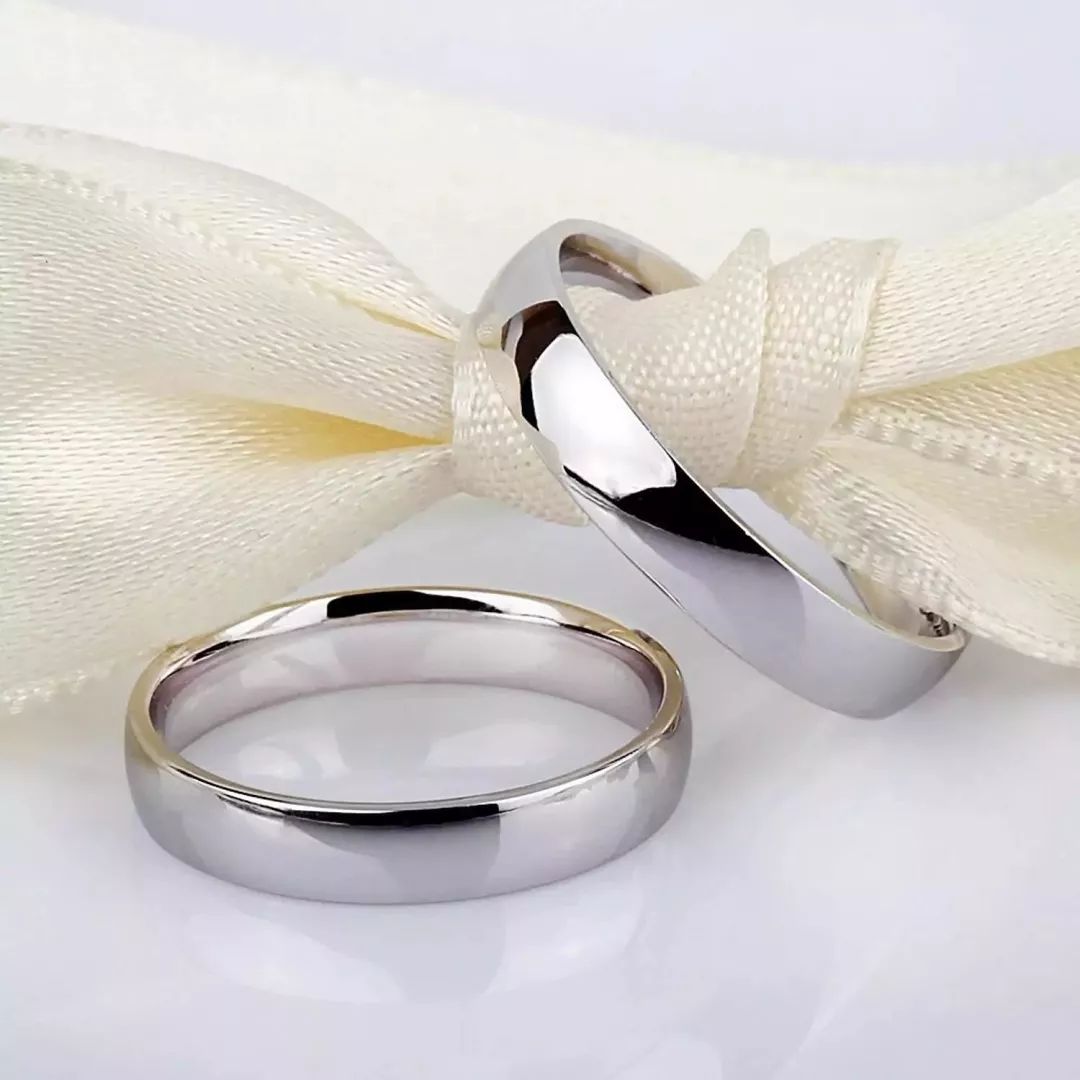 戒指只有一人戴,戒指很多人试戴