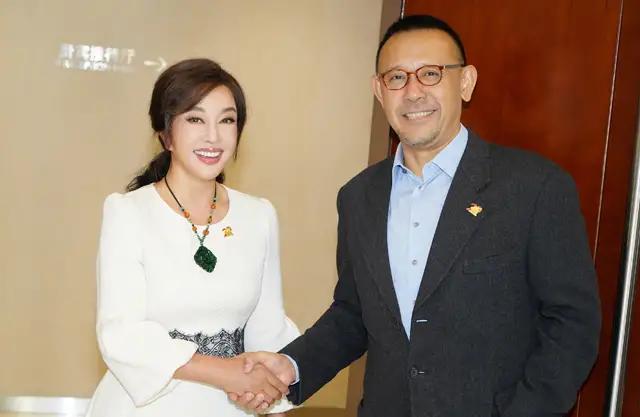 姜文和刘晓庆在一起八年的时光,刘晓庆谈与姜文的感情