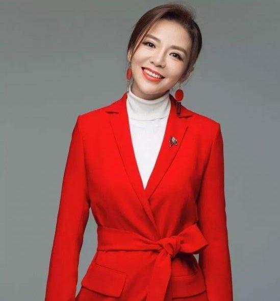 李思思却被外界谣传嫁60多岁富豪,朱迅和李思思关系