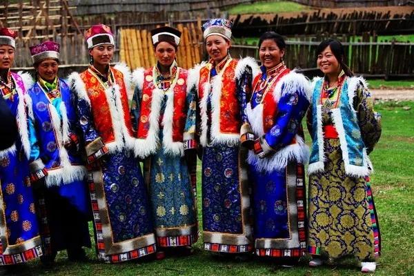 迭部下迭服饰介绍,迭部服饰