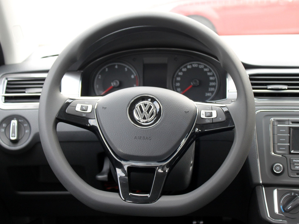 桑塔纳和朗逸哪个更值得购买,高配桑塔纳价格