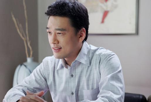 王耀庆片酬上亿节目穿超短裤,王耀庆穿短裤引热议