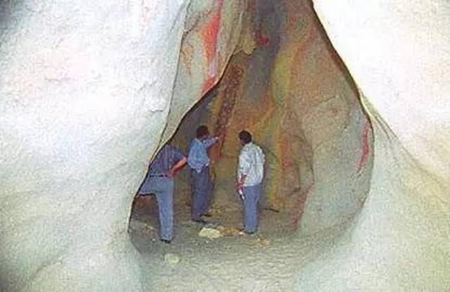 科学家无法解释的巨石之谜,国外徒手移动巨石未解之谜