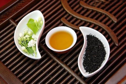 好朋友之间渐行渐远有必要挽回吗,朋友为什么关系好一阵又不联系了