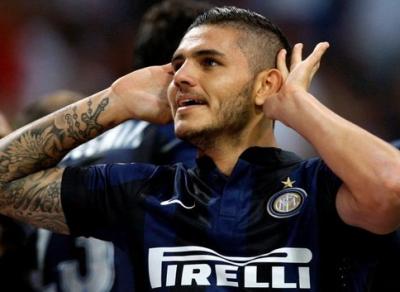 一个喜欢足球的体育老师,我有一个特别喜欢的老师