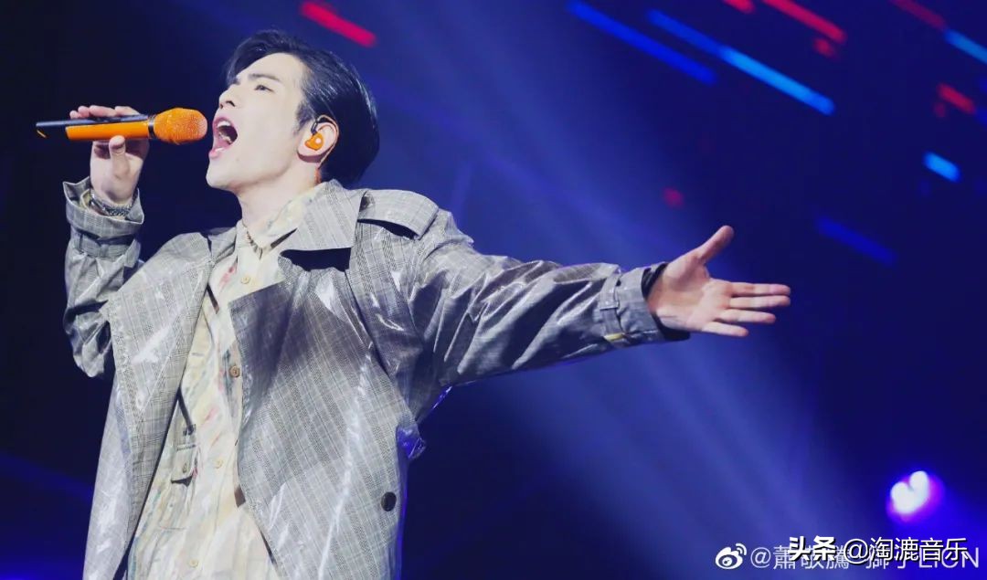 萧敬腾少年时淘气完整版,萧敬腾录节目时被分期送油纸伞