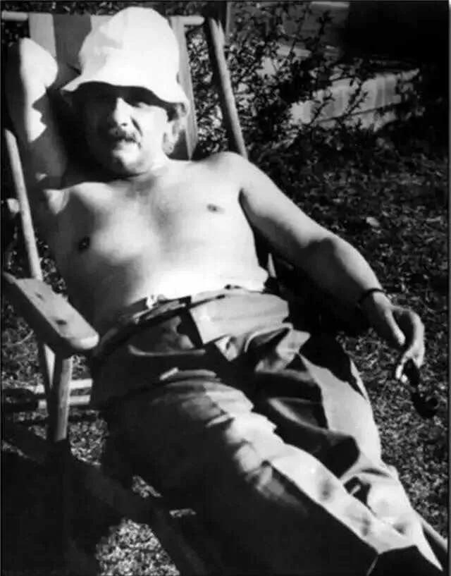 罕见历史照，梦露参加肯尼迪宴会礼服价值百万，伊丽莎白女王登基