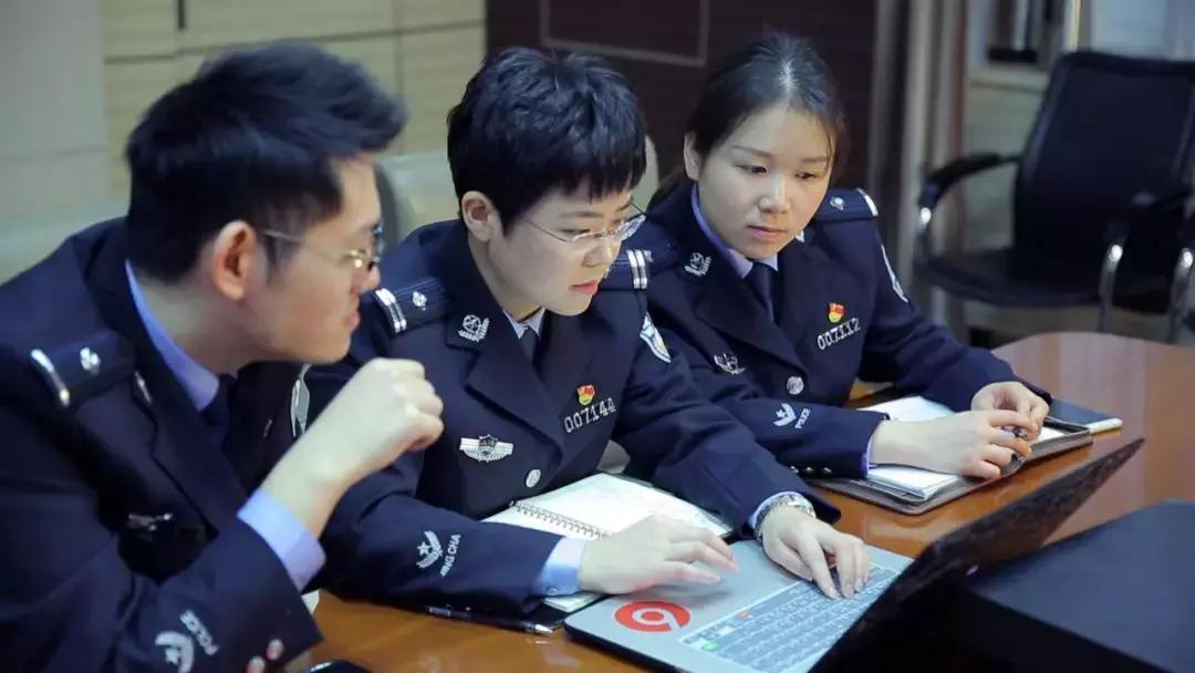 从警18年始终在奔跑，这位女网警，优秀